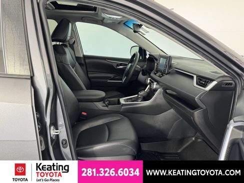 Used 2022 Toyota RAV4 XLE Premium FWD image 20
