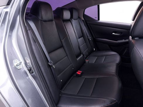 Used 2023 Nissan Sentra SR w/ SR Premium Package image 36