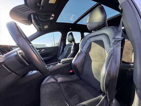 Used 2018 Volvo XC60 T5 R-Design w/ Convenience Package image 15