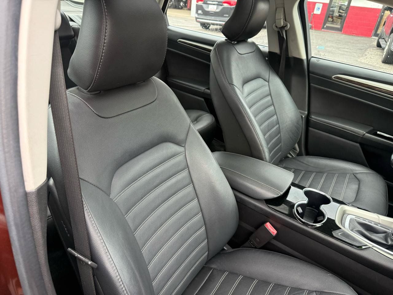 Used 2016 Ford Fusion SE w/ Equipment Group 202A AWD/4WD image 19