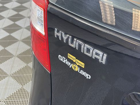 Used 2012 Hyundai Elantra GLS FWD image 16