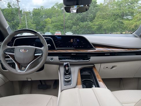 Used 2024 Cadillac Escalade Premium Luxury Platinum w/ LPO, Floor Liner Package AWD/4WD image 27