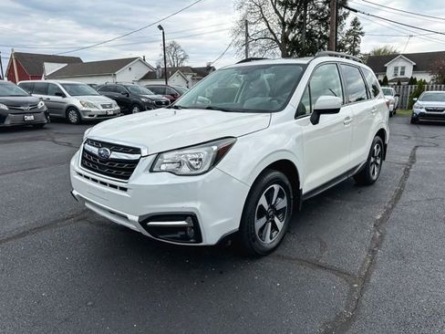 Used 2017 Subaru Forester 2.5i Premium image 3