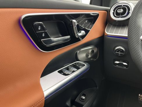 Certified 2025 Mercedes-Benz GLC 300 4MATIC image 17