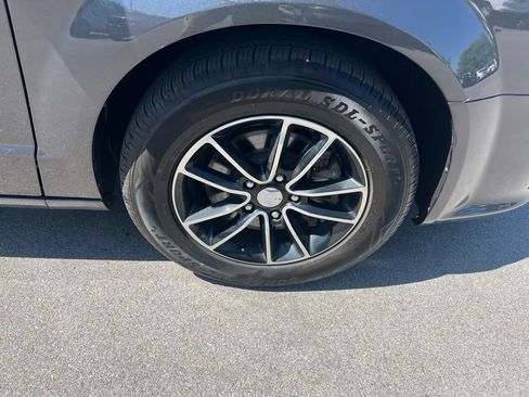 Used 2019 Dodge Grand Caravan GT FWD image 11