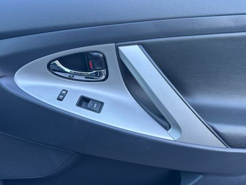 Used 2011 Toyota Camry SE image 20