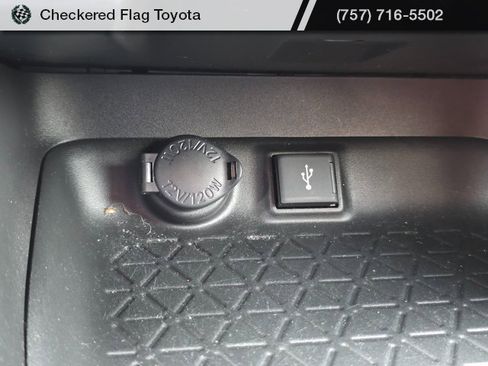 Used 2022 Toyota RAV4 XLE image 19