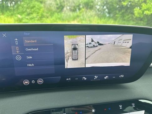 Used 2025 Buick Enclave Sport Touring w/ Super Cruise Package FWD image 29