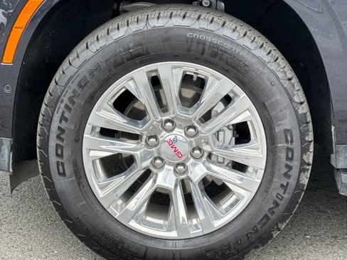 Used 2025 GMC Yukon Denali image 26