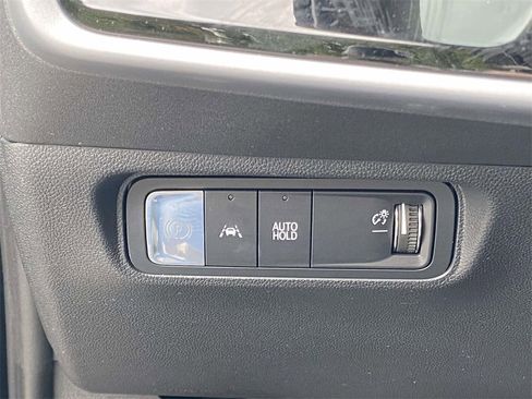 Certified 2024 Honda Prologue EX image 16