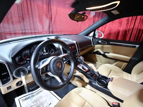 Used 2017 Porsche Cayenne image 12