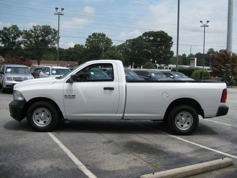 Used 2017 RAM 1500 Tradesman w/ Popular Equipment Group RWD image 4