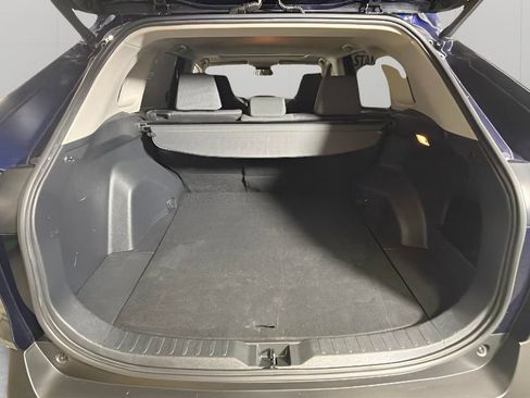 Used 2019 Toyota RAV4 XLE w/ Convenience Package FWD image 28