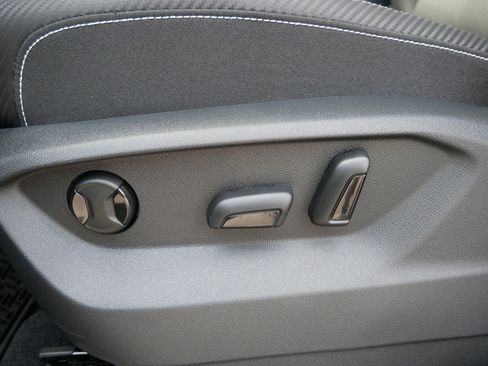 New 2025 Volkswagen Atlas Cross Sport SE image 12