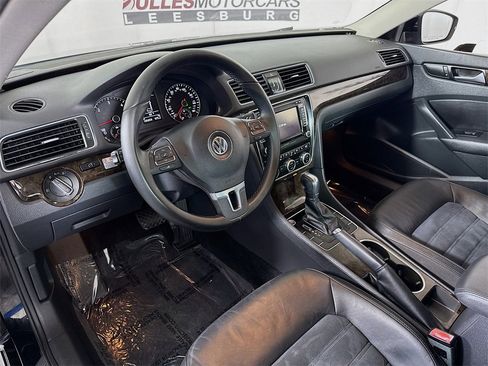 Used 2014 Volkswagen Passat TDI SEL Premium image 9