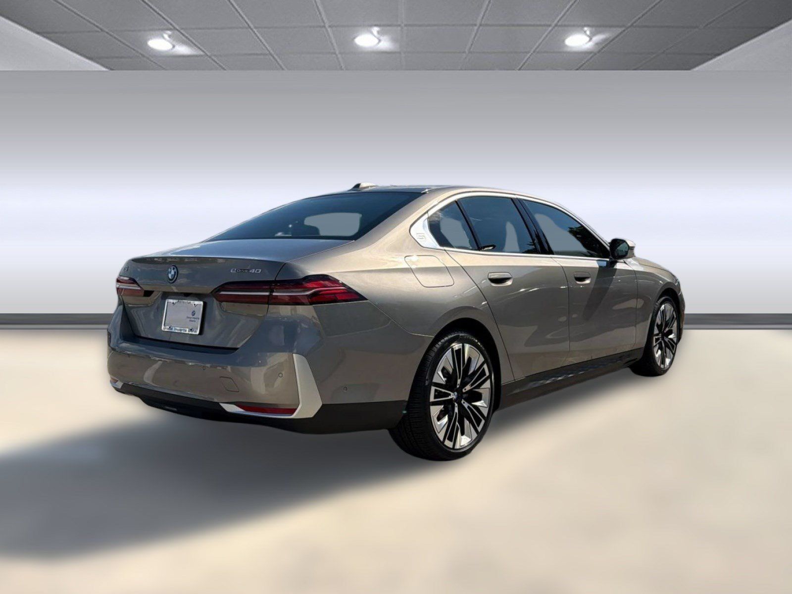 New 2027 BMW i5 eDrive40 w/ Premium Package RWD image 8