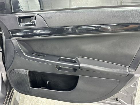 Used 2017 Mitsubishi Lancer ES AWD/4WD image 33