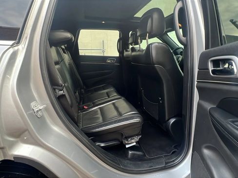 Used 2018 Jeep Grand Cherokee Limited w/ Luxury Group II image 30