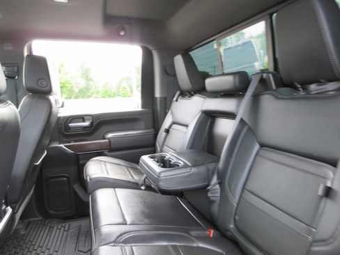 Used 2023 GMC Sierra 2500 Denali w/ Denali Black Diamond Edition AWD/4WD image 25