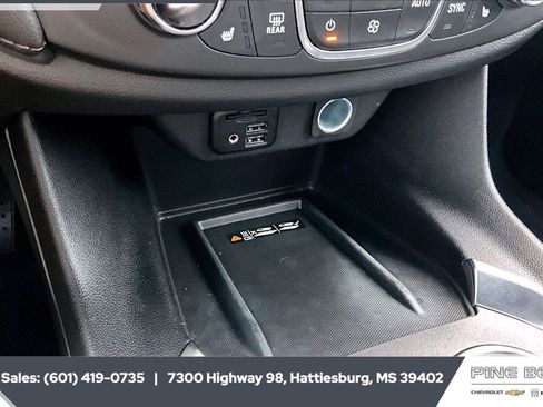 Used 2023 Chevrolet Traverse High Country w/ LPO, 'HIT The Road' Package FWD image 26