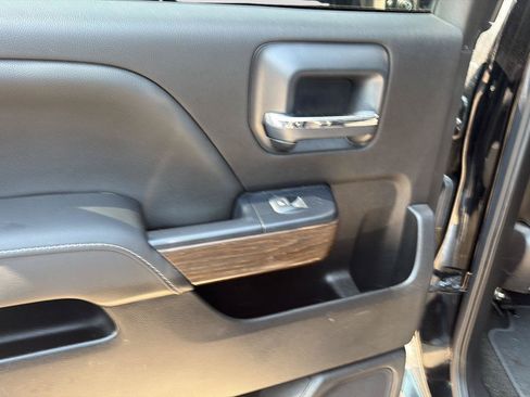 Used 2017 GMC Sierra 2500 Denali w/ Duramax Plus Package AWD/4WD image 27