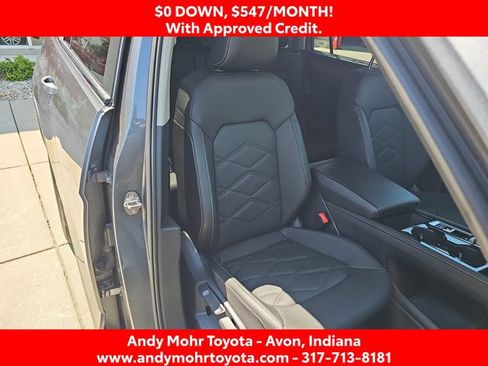 Used 2025 Volkswagen Atlas SE FWD image 37