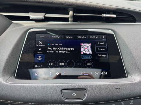 Used 2021 Cadillac XT4 Premium Luxury w/ Cold Weather Package AWD/4WD image 30