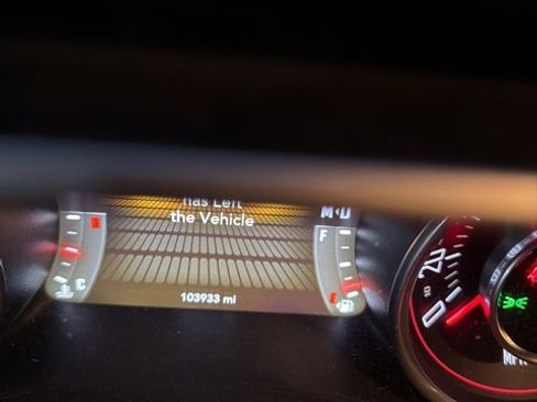 Used 2015 Dodge Challenger SXT Plus image 13