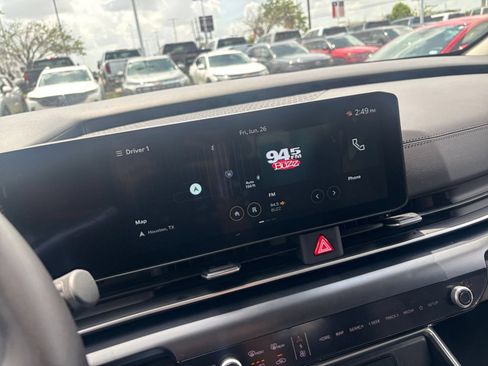 Used 2026 Kia Carnival FWD image 21