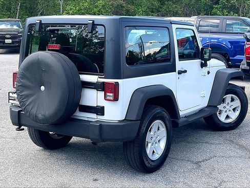 Used 2018 Jeep Wrangler Sport image 12