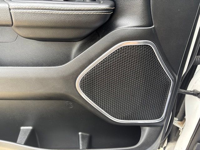 Used 2019 RAM 1500 Laramie AWD/4WD image 13