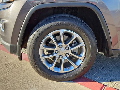 Used 2015 Jeep Grand Cherokee Limited w/ Luxury Group II image 5