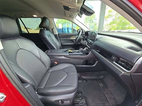 Used 2024 Toyota Grand Highlander AWD Hybrid image 8