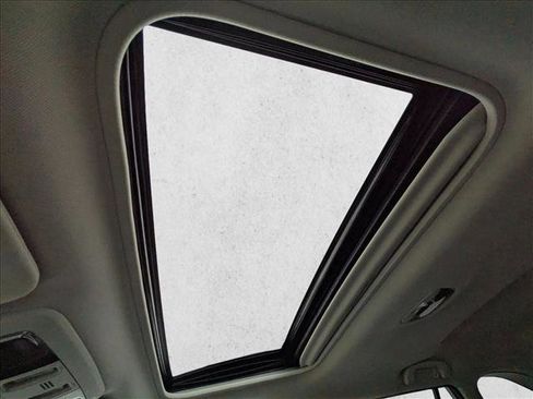 Used 2017 Subaru Outback 2.5i Limited image 16