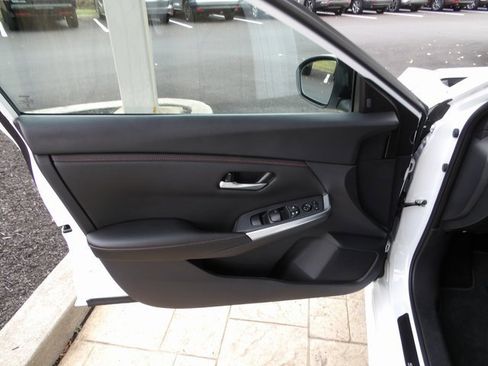 Certified 2024 Nissan Sentra SR image 17