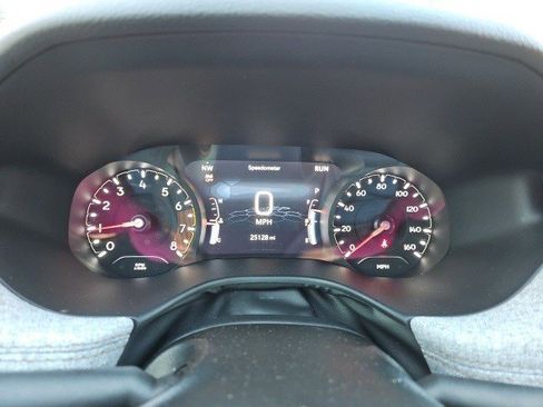 Used 2023 Jeep Compass Latitude image 23