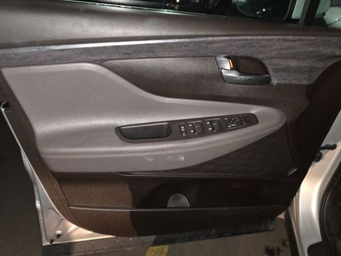 Used 2019 Hyundai Santa Fe SE image 14