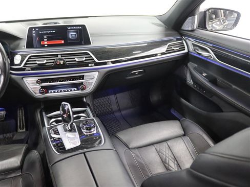 Used 2019 BMW 750i xDrive w/ Executive Package image 21