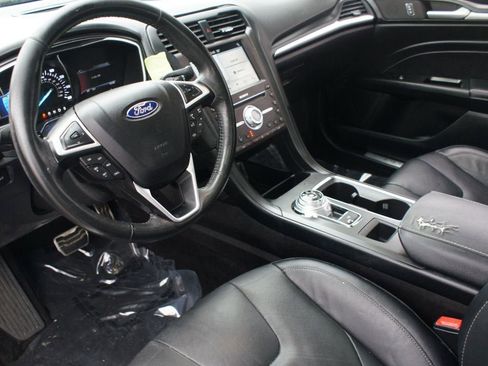 Used 2017 Ford Fusion Titanium image 11