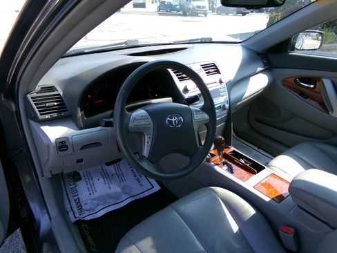 Used 2010 Toyota Camry XLE FWD image 12