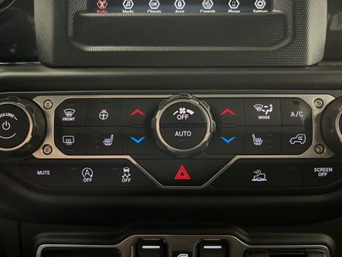Used 2021 Jeep Wrangler Unlimited Sport AWD/4WD image 17