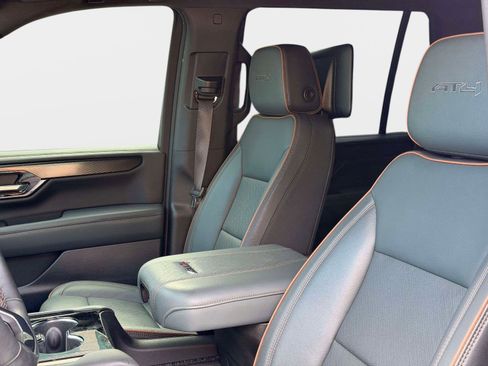 Used 2025 GMC Yukon AT4 w/ AT4 Premium Plus Package AWD/4WD image 13