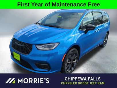 New 2026 Chrysler Pacifica Select w/ S Appearance Package