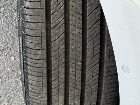 Used 2021 Tesla Model S Performance image 35