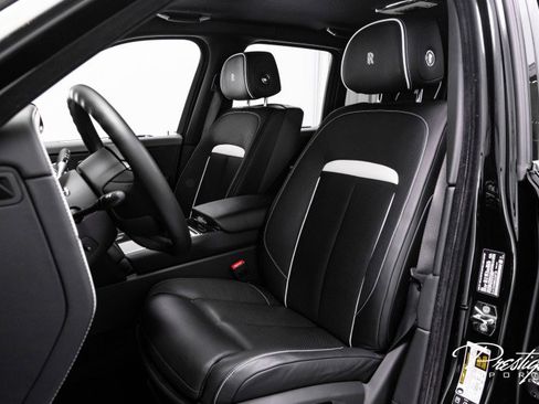 Used 2025 Rolls-Royce Cullinan image 30