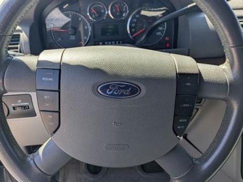 Used 2004 Ford Freestar SEL FWD image 8