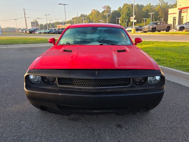 Used 2010 Dodge Challenger SE RWD image 2