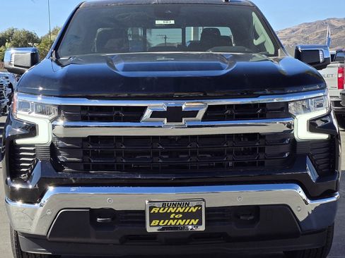 Used 2025 Chevrolet Silverado 1500 LT w/ Safety Package RWD image 4