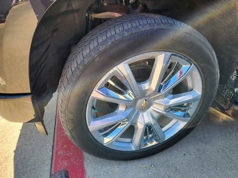 Used 2024 Chevrolet Silverado 1500 High Country w/ High Country Premium Package image 9