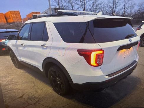 Used 2020 Ford Explorer ST w/ ST Street Pack image 16